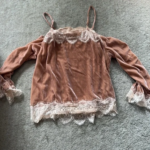 Boston Proper Lace Trim Velvet Top L - Picture 5 of 9